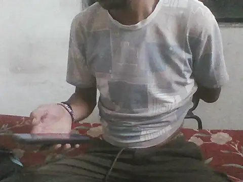 Snapshot of Bull_Dick_69 chatting on May 3, 2026, 6:44 pm Bull Dick 69 online show from May 3, 2026, 6:44 pm