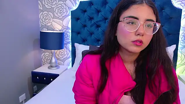 ScarlettPetrova online show from November 3, 2025, 12:53 pm