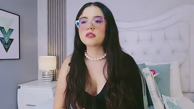 ScarlettPetrova online show from May 27, 2026, 11:28 am