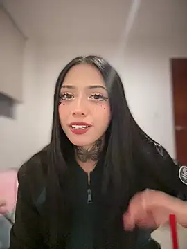 JIORYOvO online show from December 17, 2025, 3:11 am