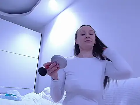 AngelikKay online show from November 4, 2025, 9:35 am