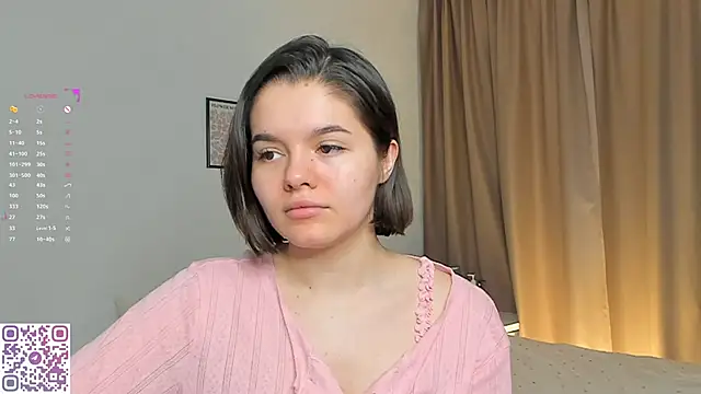 Snapshot of Xo_Laura chatting on January 14, 2026, 1:42 am Xo Laura online show from January 14, 2026, 1:42 am