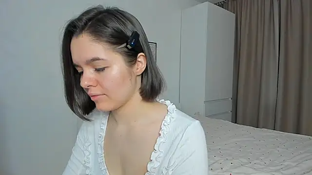 Snapshot of Xo_Laura chatting on February 3, 2026, 3:15 am Xo Laura online show from February 3, 2026, 3:15 am