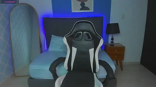 shanel smithh online show from November 25, 2025, 12:38 pm