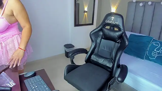 shanel smithh online show from April 9, 2026, 12:33 pm