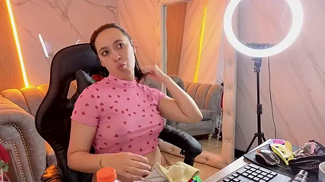 gabriella storm tf online show from April 14, 2026, 4:01 pm