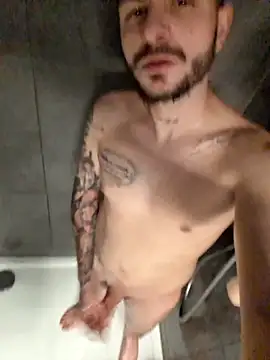 rebebia13 online show from January 6, 2026, 8:35 pm