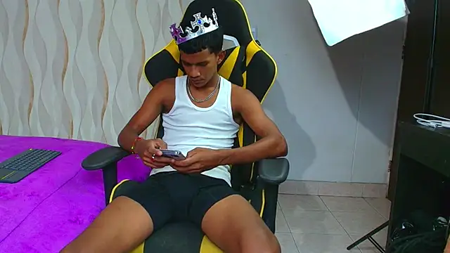 Boy savoy online show from November 6, 2025, 7:40 pm