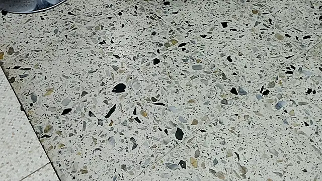 kendra london online show from April 10, 2026, 12:12 pm