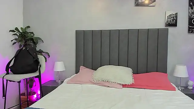 Snapshot of kendra_london chatting on February 5, 2026, 11:17 am kendra london online show from February 5, 2026, 11:17 am