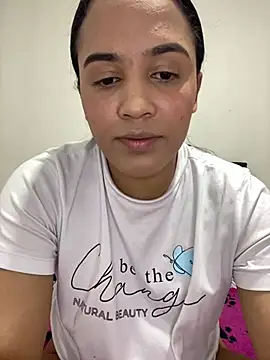 Snapshot of Ivy_08 chatting on June 21, 2026, 8:58 pm Ivy 08 online show from June 21, 2026, 8:58 pm