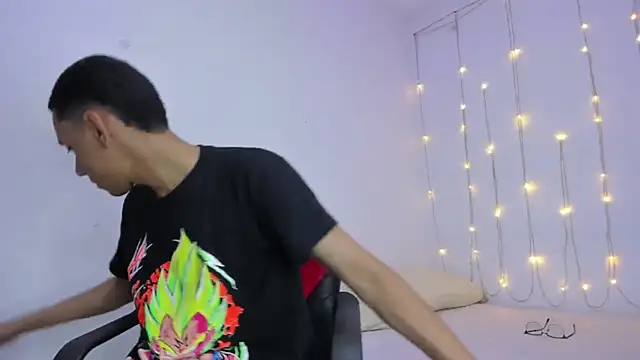 Lion TNTx online show from November 19, 2025, 10:21 pm