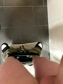 timtom19 online show from November 18, 2025, 4:10 pm