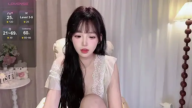 Yaiyigirl online show from May 16, 2026, 3:22 pm