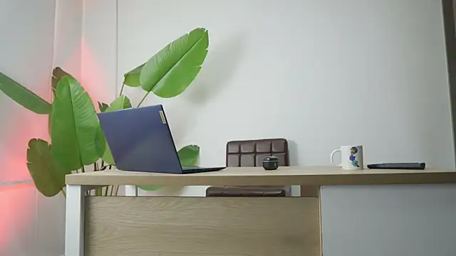 nylonisabella online show from March 7, 2026, 9:20 pm