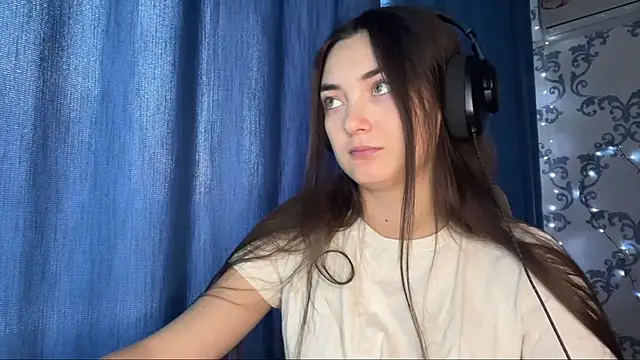 TwotyBright online show from December 14, 2025, 8:09 am