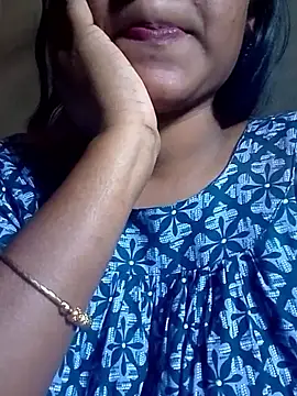 Neha533 online show from April 12, 2026, 7:33 am