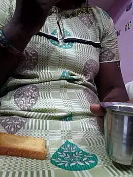 hyd couple7878 online show from November 23, 2025, 3:16 am