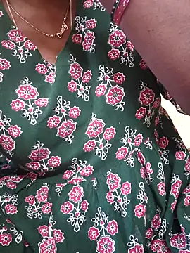 hyd couple7878 online show from December 19, 2025, 9:11 am