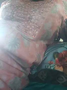 hyd couple7878 online show from April 16, 2026, 10:27 am