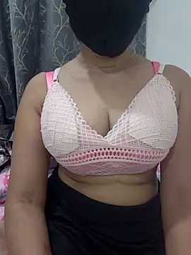 Aarti909090 online show from April 10, 2026, 6:48 pm