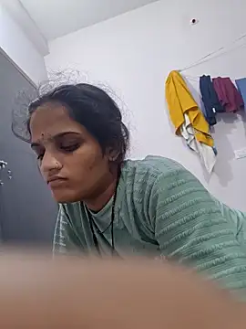 Snapshot of Cut_it chatting on November 3, 2025, 2:20 pm Cut it online show from November 3, 2025, 2:20 pm