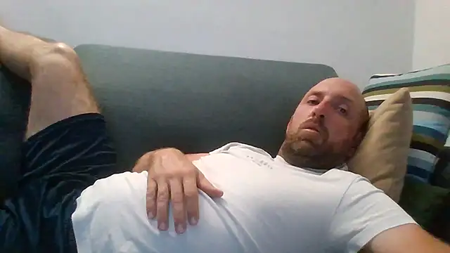 luca beech88 online show from June 19, 2026, 7:52 pm