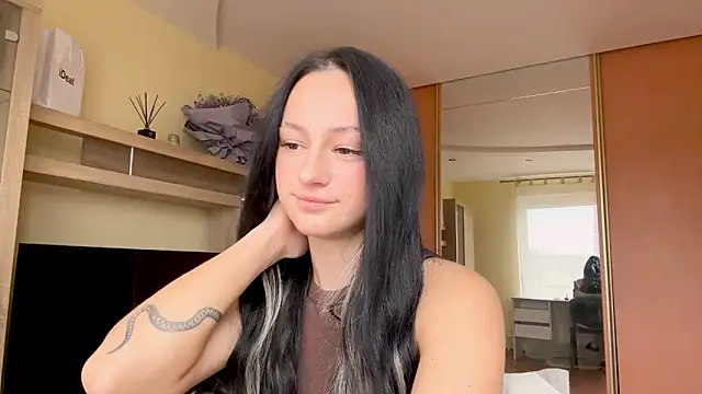 Snapshot of messystasy chatting on November 3, 2025, 9:46 am messystasy online show from November 3, 2025, 9:46 am