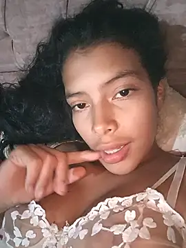 Snapshot of Antonela_besos chatting on November 3, 2025, 7:35 am Antonela besos online show from November 3, 2025, 7:35 am