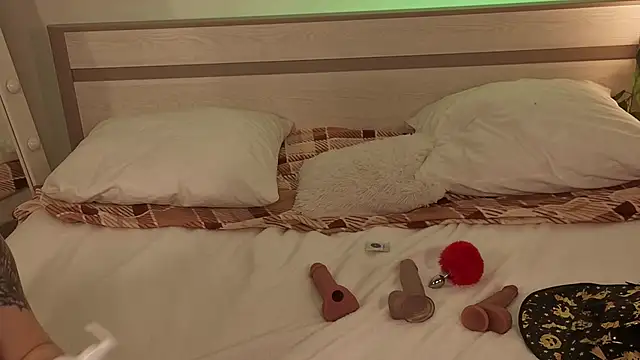 Snapshot of WICKEDEMBER chatting on March 1, 2026, 2:00 am WICKEDEMBER online show from March 1, 2026, 2:00 am