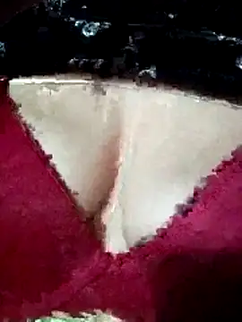 Snapshot of LenaLy2k chatting on November 4, 2025, 10:35 pm LenaLy2k online show from November 4, 2025, 10:35 pm