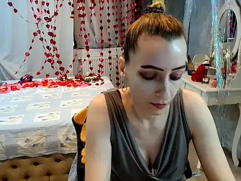 AnneDevrim online show from February 3, 2026, 6:51 am