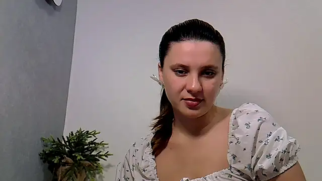 Snapshot of KiraHoney chatting on November 8, 2025, 10:02 pm KiraHoney online show from November 8, 2025, 10:02 pm