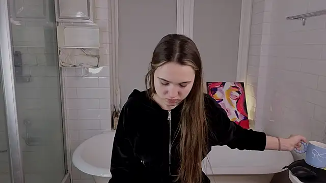 LeenaPuita online show from February 23, 2026, 4:51 pm