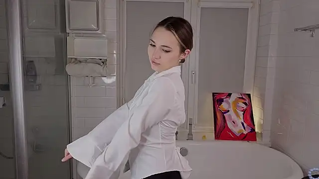 LeenaPuita online show from February 20, 2026, 4:09 pm