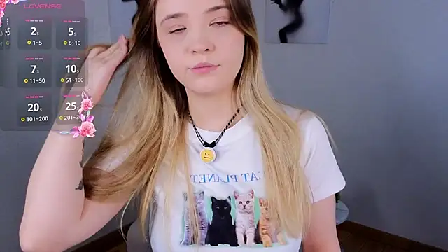 Snapshot of JeanToh chatting on November 14, 2025, 3:05 pm JeanToh online show from November 14, 2025, 3:05 pm