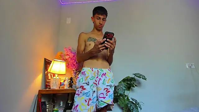 Snapshot of lucian_davii chatting on June 27, 2026, 1:50 pm lucian davii online show from June 27, 2026, 1:50 pm