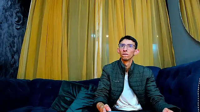 ZyroNight online show from November 9, 2025, 12:47 am