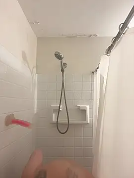 FreakyDreama online show from May 8, 2026, 2:43 pm