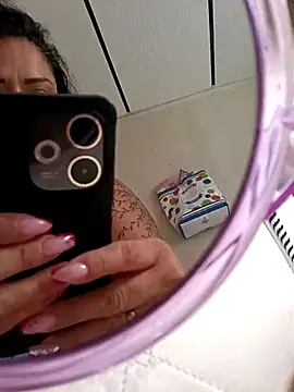 Zurley1102 online show from December 21, 2025, 5:03 pm