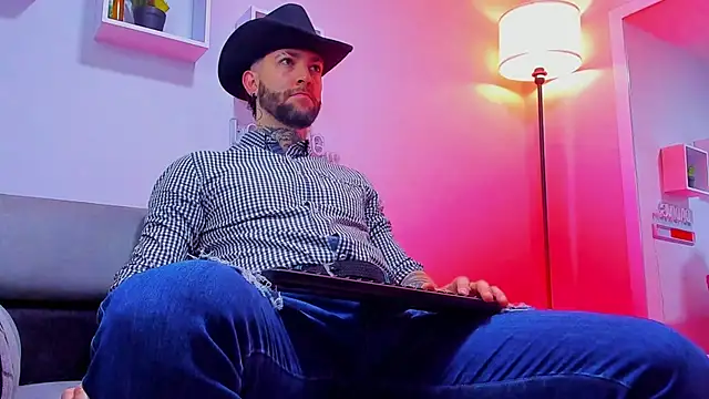 Supreme Alpha online show from November 18, 2025, 3:32 am