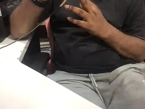 KingCobra 07 online show from April 14, 2026, 2:44 pm