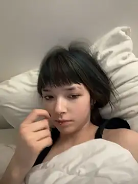 Lissssssa online show from April 14, 2026, 1:05 pm