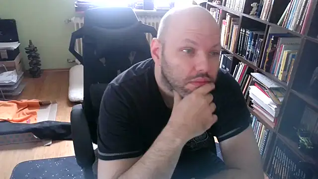 Snapshot of Tsume81 chatting on November 4, 2025, 9:24 am Tsume81 online show from November 4, 2025, 9:24 am