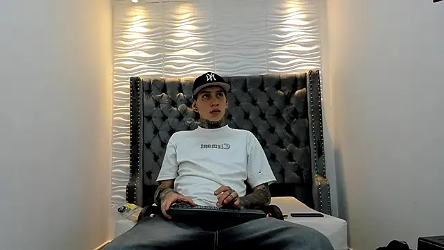 Snapshot of DANTE_ARMSTRONG chatting on December 22, 2025, 3:50 am DANTE ARMSTRONG online show from December 22, 2025, 3:50 am