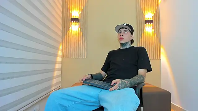 Snapshot of DANTE_ARMSTRONG chatting on November 13, 2025, 3:54 am DANTE ARMSTRONG online show from November 13, 2025, 3:54 am