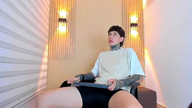 Snapshot of DANTE_ARMSTRONG chatting on November 20, 2025, 11:47 pm DANTE ARMSTRONG online show from November 20, 2025, 11:47 pm