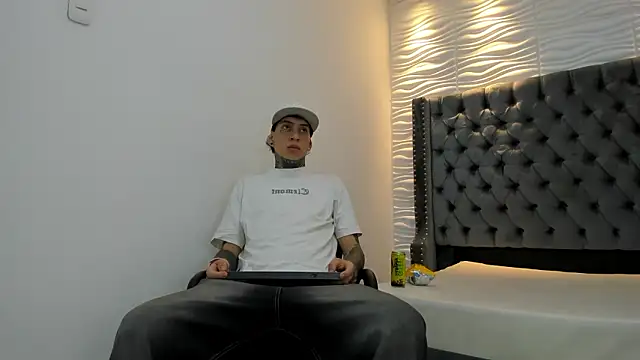 Snapshot of DANTE_ARMSTRONG chatting on January 14, 2026, 3:54 am DANTE ARMSTRONG online show from January 14, 2026, 3:54 am