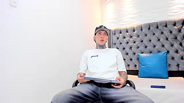 Snapshot of DANTE_ARMSTRONG chatting on January 9, 2026, 3:46 am DANTE ARMSTRONG online show from January 9, 2026, 3:46 am