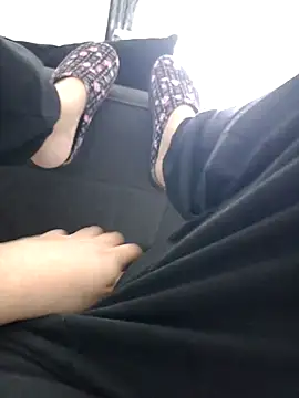 Snapshot of Mahsime chatting on November 13, 2025, 9:57 am Mahsime online show from November 13, 2025, 9:57 am